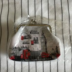 Coin purse with London design